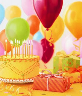 كل سنه وانتى طيبه وعيد ميلاد سعيد يااستاذه ياشيف المنتدى Birthday%2520presents