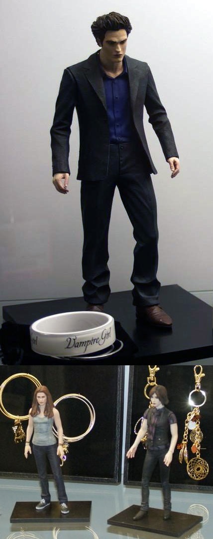 Produits dérivés Twilight - Page 5 Edward-cullen-bella-swan-alice-cullen-action-figure-new-moon