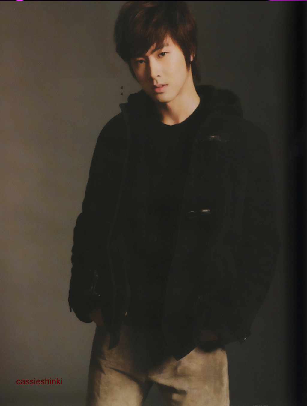  حصريـــــــــا صور يـــــــــــــــونو من مجلة Men's Uno Yunho4