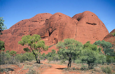 Uluru-Kata Tjuta - A Terra dos Aborígines Kata_Tjuta_Valley_Of_The_Winds_May-97