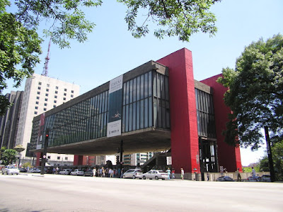 MASP - Museu de Arte de São Paulo 800px-Museu_de_Arte_de_Sao_Paulo_1_Brasil