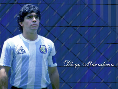 Diego Maradona السيرة الذاتية للاعب كرة القدم Diego-Maradona-Wallpapers-001