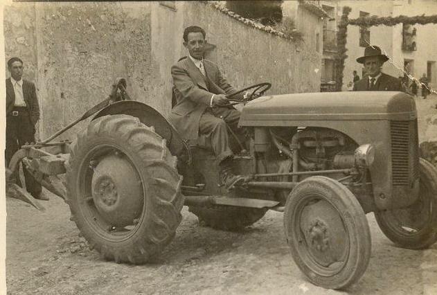 Tractores en fotos de época.  - Página 3 Tractor