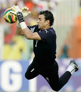 صور للسد العالى عصام الحضرى El-Hadary-saves400