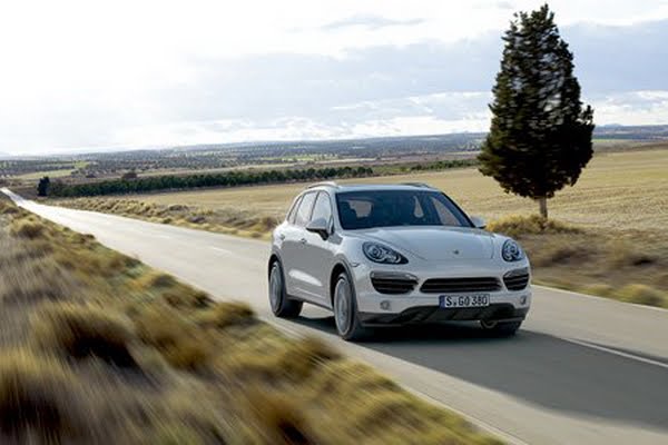 بـورش كاييـن 2011 2011-Porsche-Cayenne-17