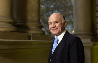 "Faber predice que habrá guerra para distraer la crisis economía" Marc-faber