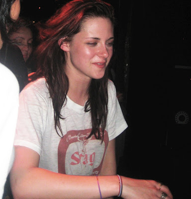 Kristen Stewart - Imagenes/Videos de Paparazzi / Estudio/ Eventos etc. - Página 13 Kstewartfans-potd112801