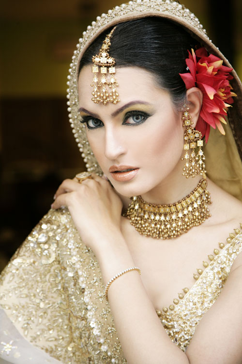 مكيـآج هـندي ...~ Bridal-makeup%20(2)