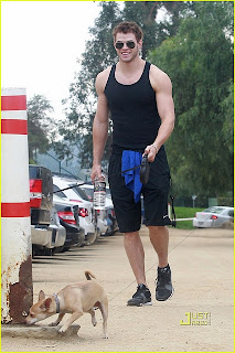 Pictures Kellan-lutz-walk-kevin-kola-05