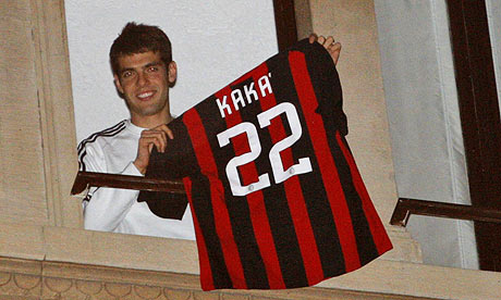 Ricardo Kaka - Page 3 AC-Milans-Kaka-shows-his--001