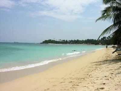 உலகின் மிக அழகான கடற்கரைகள் – அற்புதமான புகைப்படங்கள் Unawatuna_Beach