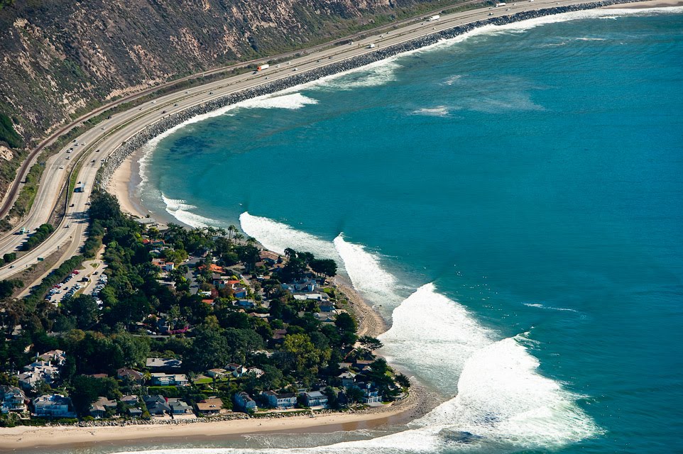 Lundi 10 janvier 2011 : An aerial swell picture 001216_burkard_19379