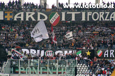 GRUPO D //  JORNADA 21 // BARCELONA - JUVENTUS (29/03/10) 20062007_juventus-frosinone_017