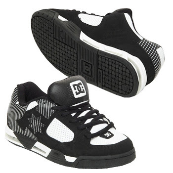 Chaussures et existentialisme : l'identification par le pragmatisme 572524-chaussures-dc-shoes-comma_GD