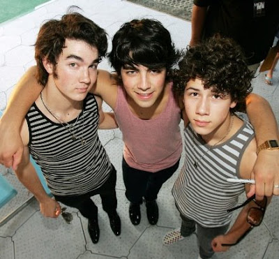 Viviendo el sueño!! Jonas-brothers-not-virgins