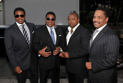 Jackie, Tito, Marlon et Jermaine répondent aux questions des fans sur Twitter Jackie-tito-randy-marlon-jackson