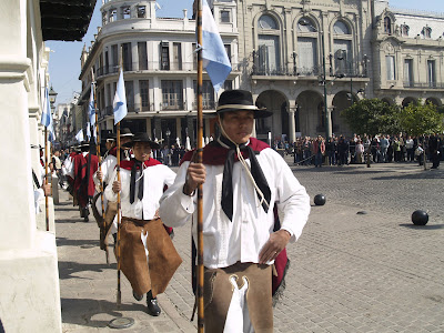 Feliz Dia Argentina!!! Los-Gauchos-de-G%C3%BCemes-20