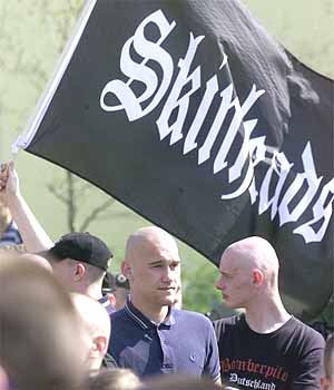 Why Are "Conservatives" So Defensive About the Confederate Flag? Skinheads