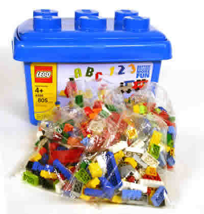 Guerra de Imagens - Página 2 Lego-the-brick-thief-propaganda-rick-hudson-pencas-debafon