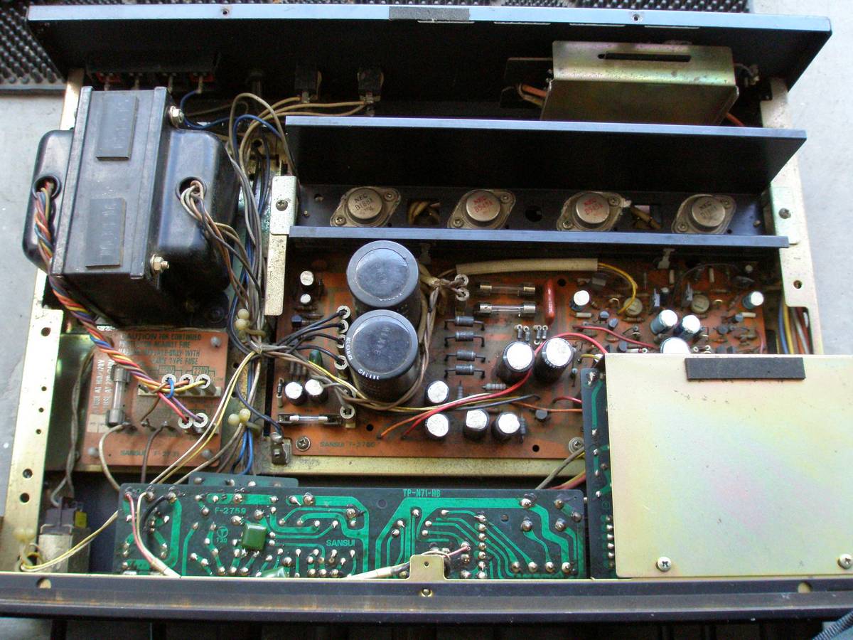 Sansui AU-217 P6020667