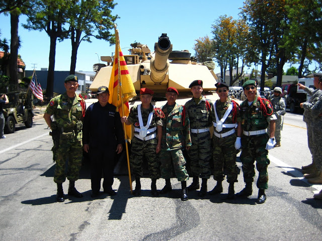 Quốc Kỳ & Quốc Ca Việt Nam Frontofthetank