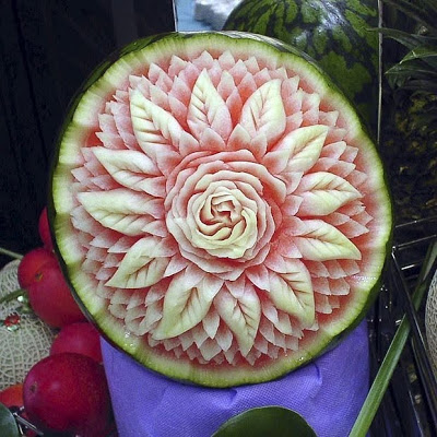 தர்பூசணியில் செதுக்கப்பட்ட அழகு சிற்பங்கள் Watermelon-art-09