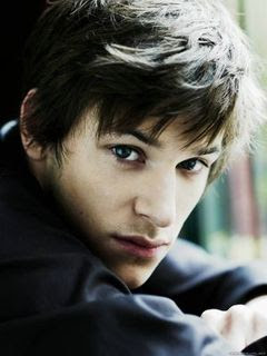 Ficha de Gabriel  GaspardUlliel5