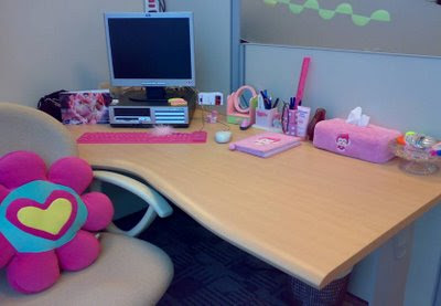 Girl Vs Boy - Six Differences Girls-desk-Boys-desk-01