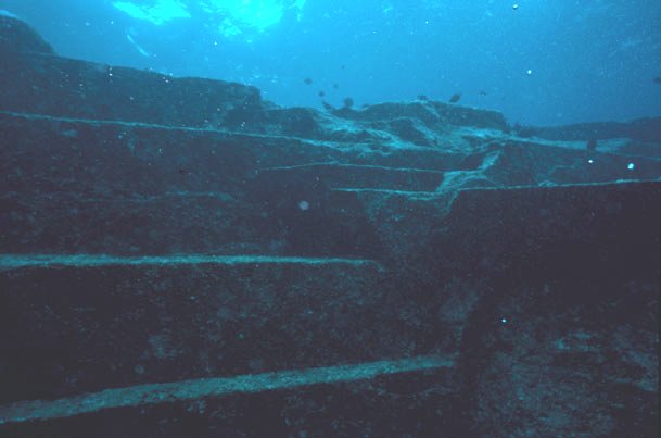 Ruinas Submarinas en Japón ¿Obra de la Naturaleza? Web2a