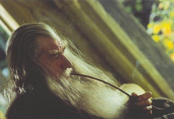 LA PIPA DE GANDALF 6_gandalf_smokingpipe