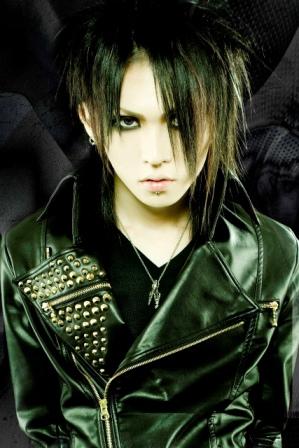  Manabu [SCREW] Screw_manabu_web