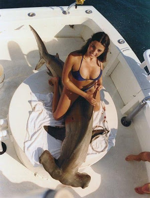 Escrito La Pesca del Tiburón con Carnadas por José Manuel López Pinto / Actualizado al 20 de Octubre del 2011 Fishing_babe13