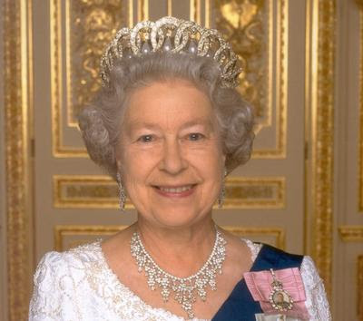  இங்கிலாந்து  ராணிக்கு இந்த ஆண்டு சம்பள உயர்வு கிடைக்காது! Queen_elisabeth_iil