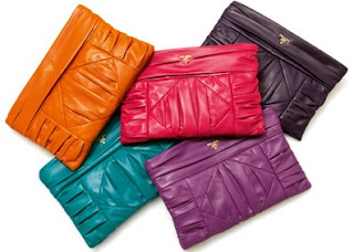 ne ararsan var... Prada-nappa-clutch-bag