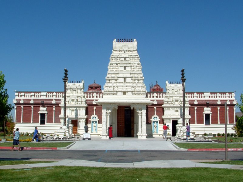 கலைநயம் மிக்க கோவில்கள் (வெளிநாடுகளில்) Shiva-Vishnu-Temple-Livermore-California-United-States