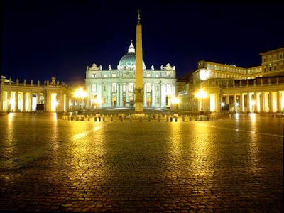 EL ANACRÓNICO FASTO DEL VATICANO Pio_XII-vaticano_oro1