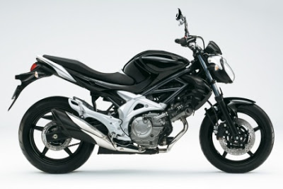 La nueva gadyus Normal_suzuki_sfv650_gladius_03