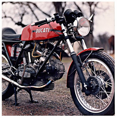 Ducati: Vraiment beau matos.... - Page 3 Ducati7508negro3