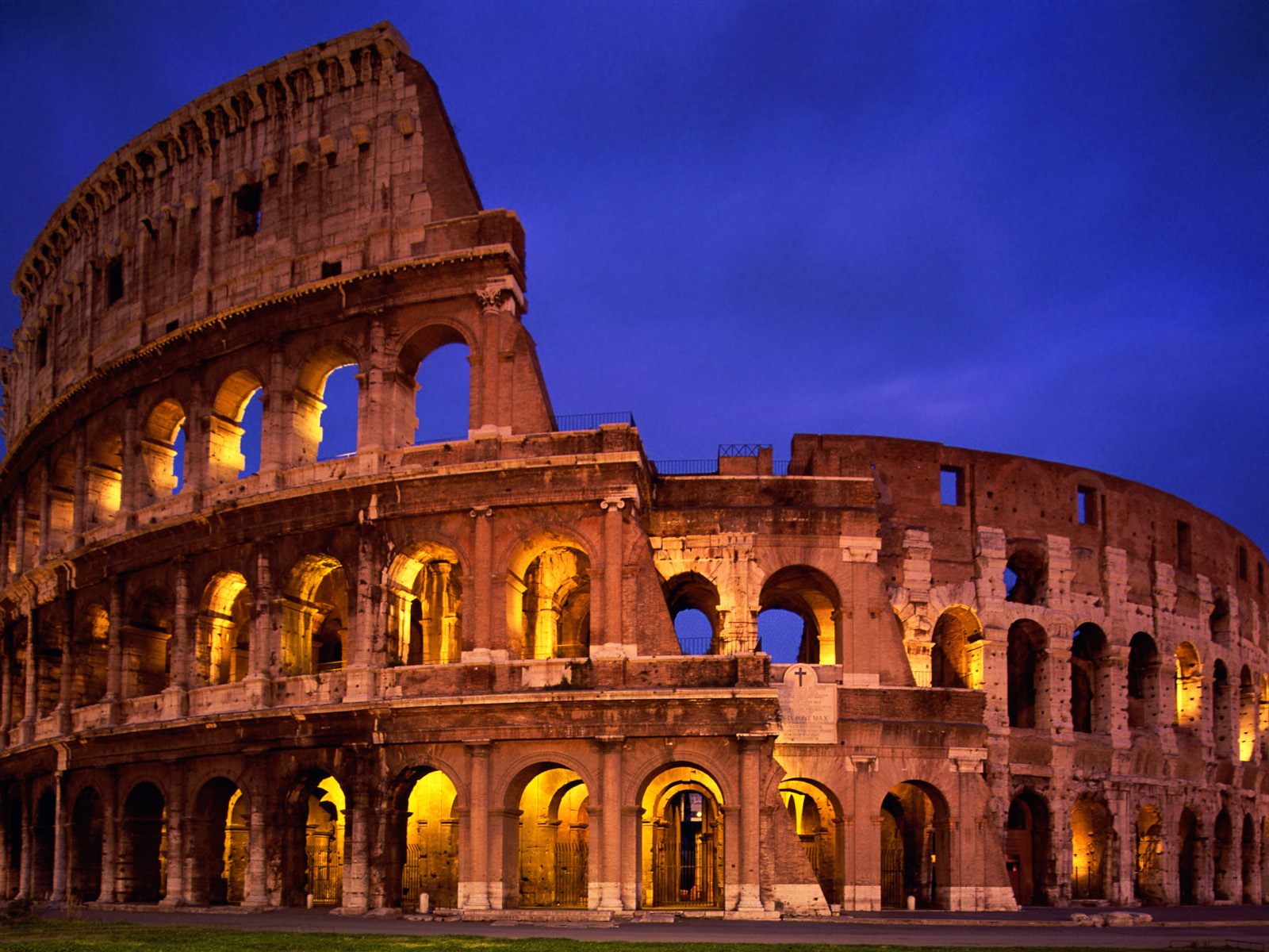 TALYA The_Colosseum_Rome_Italy