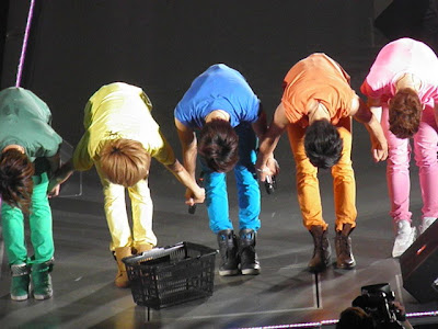 صور شايني في حفلة اليآبآن. SHINee%2B05