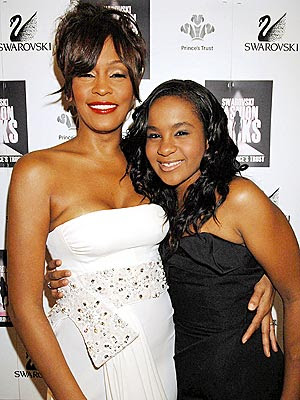 Whitney Houston celebra con su hija su regreso a los escenarios.....6 años despues!!!!! y estrena video!!!!!!!!!!! Whitney-houston-swarovski