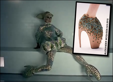 ازياااااء  (((( ليدي قاقا ))) Alexandermcqueen_lady_gaga_bad_romance