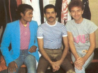 Michael y Freddie Mercury "THERE MOST BE MORE TO LIFE THAN THIS" Mj%2520y%2520Queen