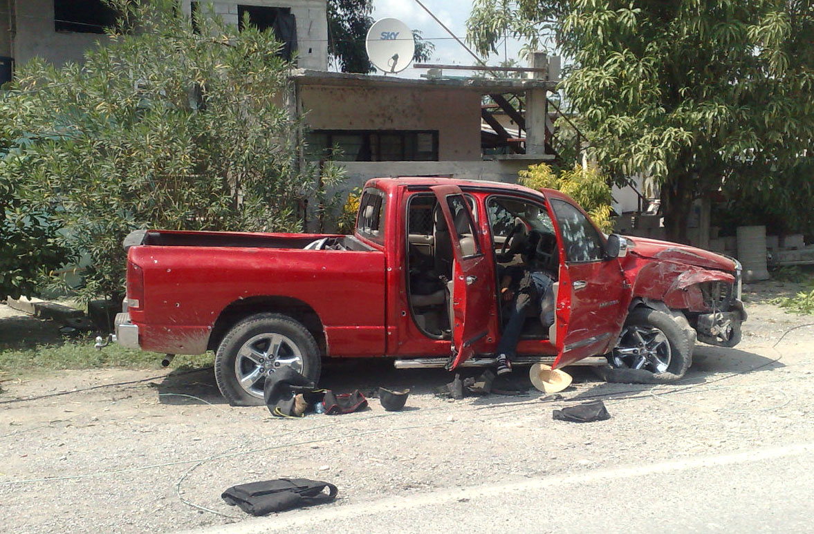 Tamaulipas - Fotos enfrentamiento en El Limón, Tamaulipas (imágenes fuertes) Cdmante05