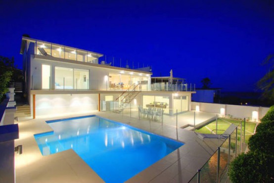 Roberto's House Ultra-modern-prestigious-house-with-ocean-views-1-554x369