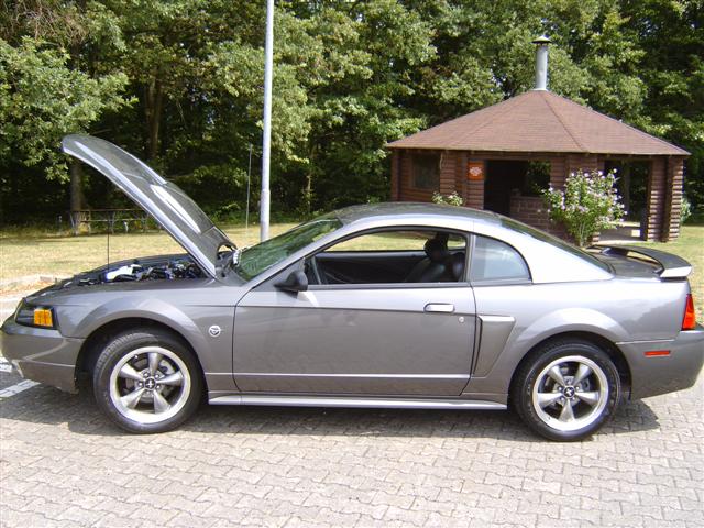 Se Vende Side Scoop GT 99-04 2004-gt-anniversary-mustang-2