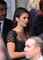 Nina arriving at the Golden Globes held at the Beverly Hilton (January 11) 9LLjHQiX