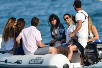 Nina Dobrev with her boyfriend Austin Stowell in Saint-Tropez (July 24) A0EQlP6B