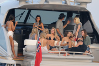 Nina Dobrev vacationing with friends in Saint-Tropez (July 21) Ia0W4TYy