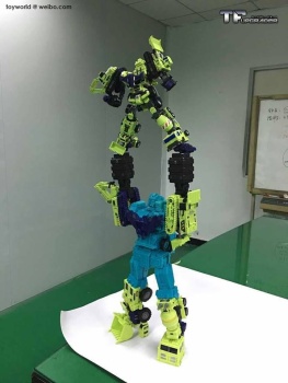 [Toyworld] Produit Tiers - Jouet TW-C Constructor aka Devastator/Dévastateur (Version vert G1 et jaune G2) - Page 2 L3RoDgU6